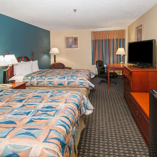 Days Inn By Wyndham Lafayette Scott Exterior photo